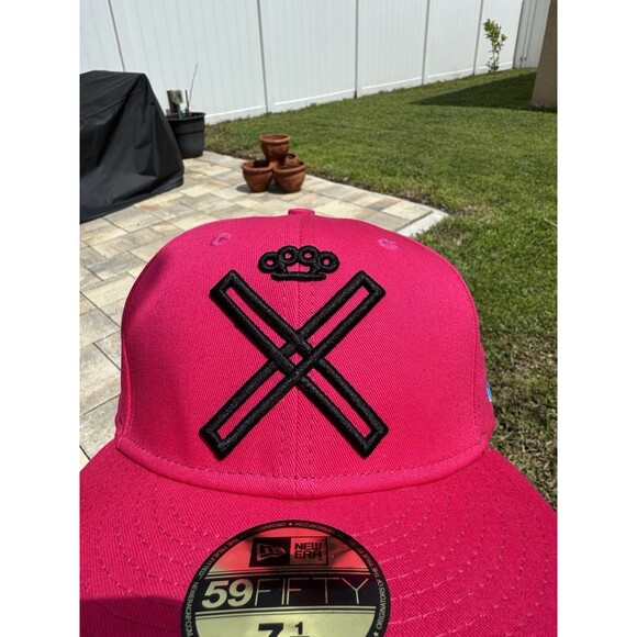 New Era 59Fifty 10.Deep Pink & Black Embroidered Fitted Hat Size 7 1/8 RARE New! - Picture 7 of 9